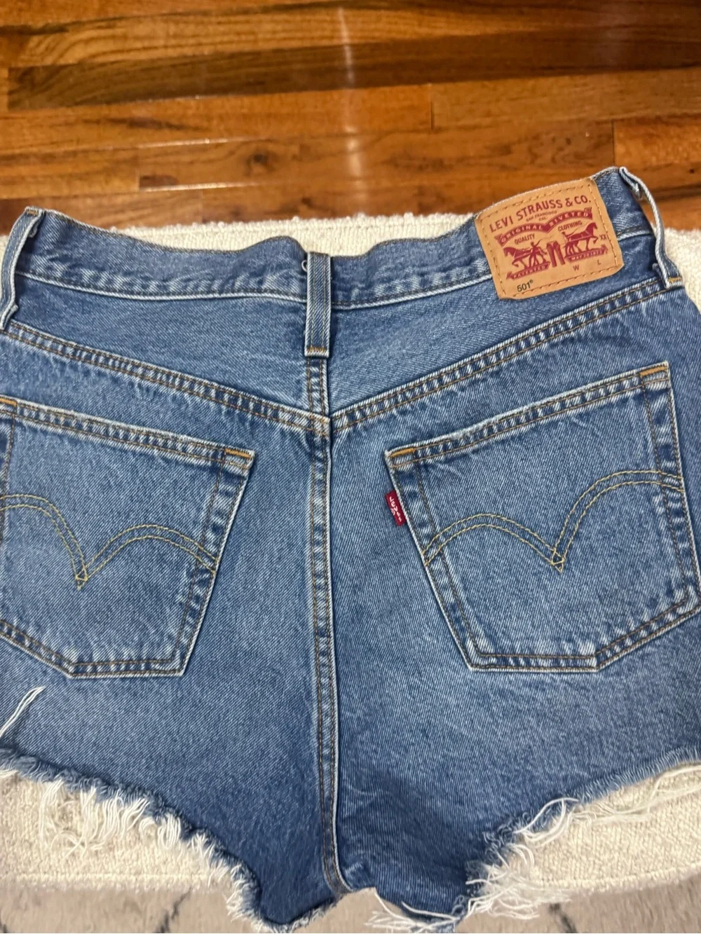 Levi’s 501 Original High Rise Distressed Denim Shorts 100% Cotton size 29 - Picture 4 of 8